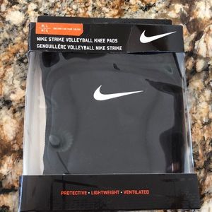 NWT black Volleyball kneepads